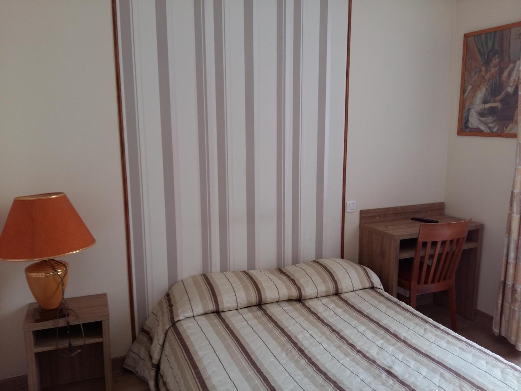 Hotel Roi Rene Paris