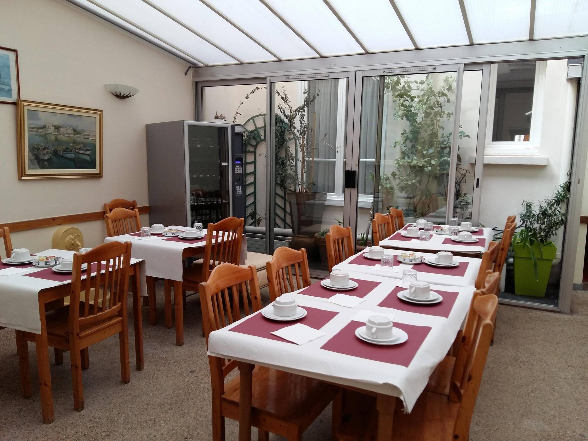 Roi René Hotel 2*